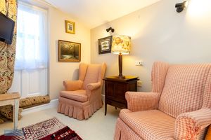 Pond Cottage - Snug- click for photo gallery